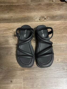 Black Strappy Square-Toe Platform Sandals